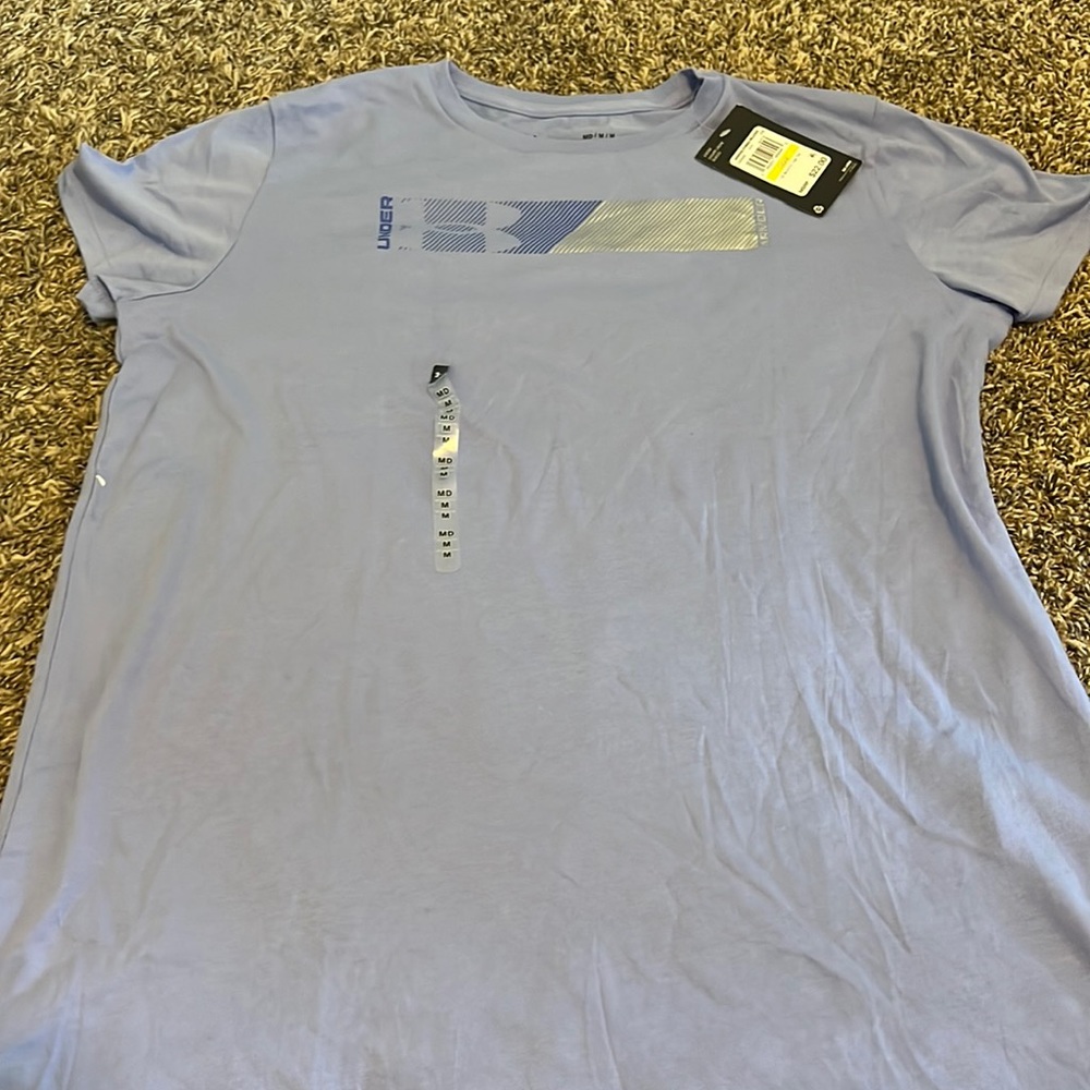 New Women’s Under Armour tee shirt